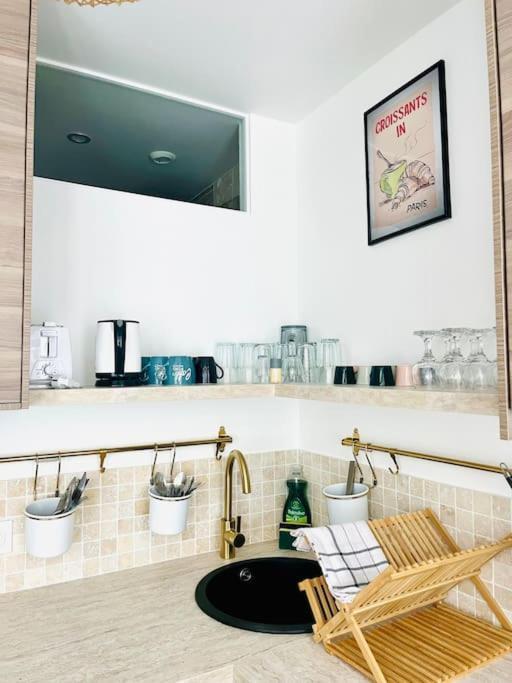 Stylish Loft 17- 3 Bdrs - 2 Bathrs - 7 Pers Apartment Paris